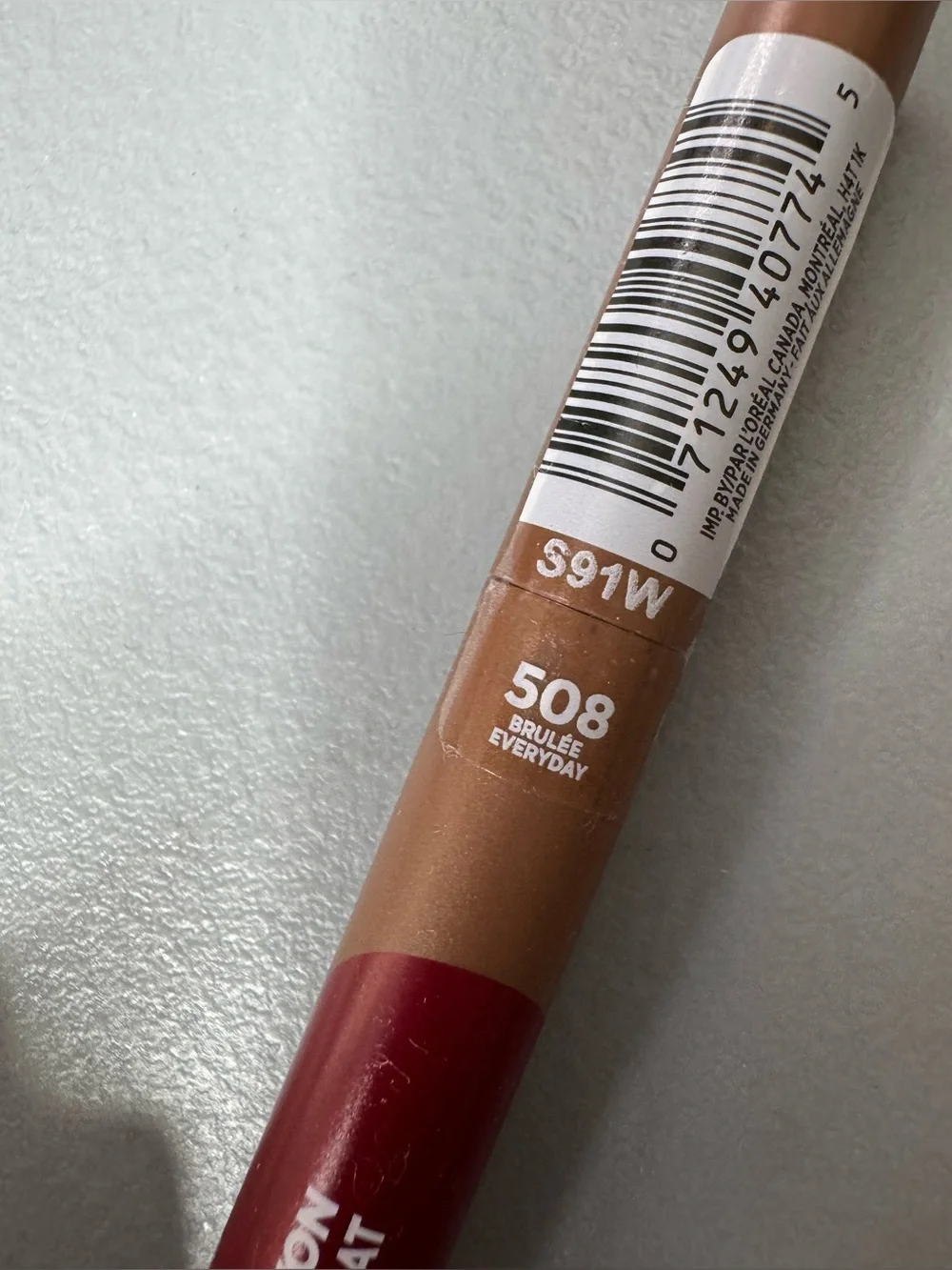 Loreal Matte Lip Crayon in 508 brûlée everyday Deep Red burgundy